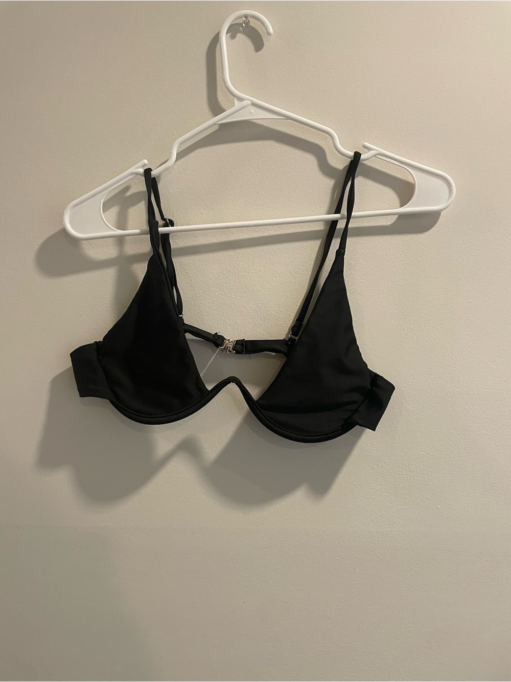 SHEIN Black Underwire Bikini Top